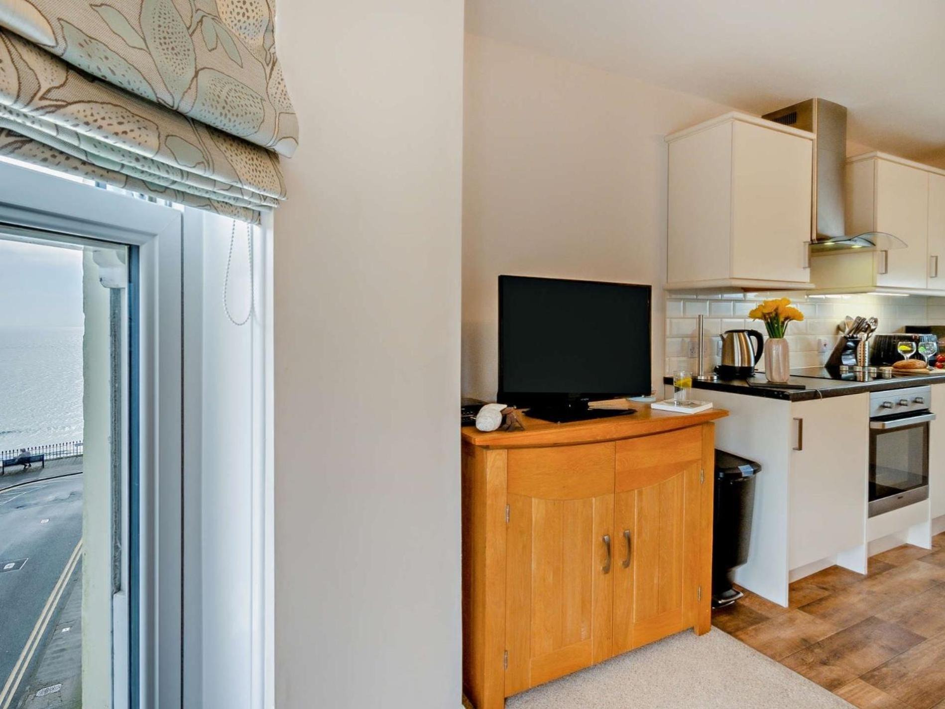 2 Bed In Tenby Fb229 Extérieur photo
